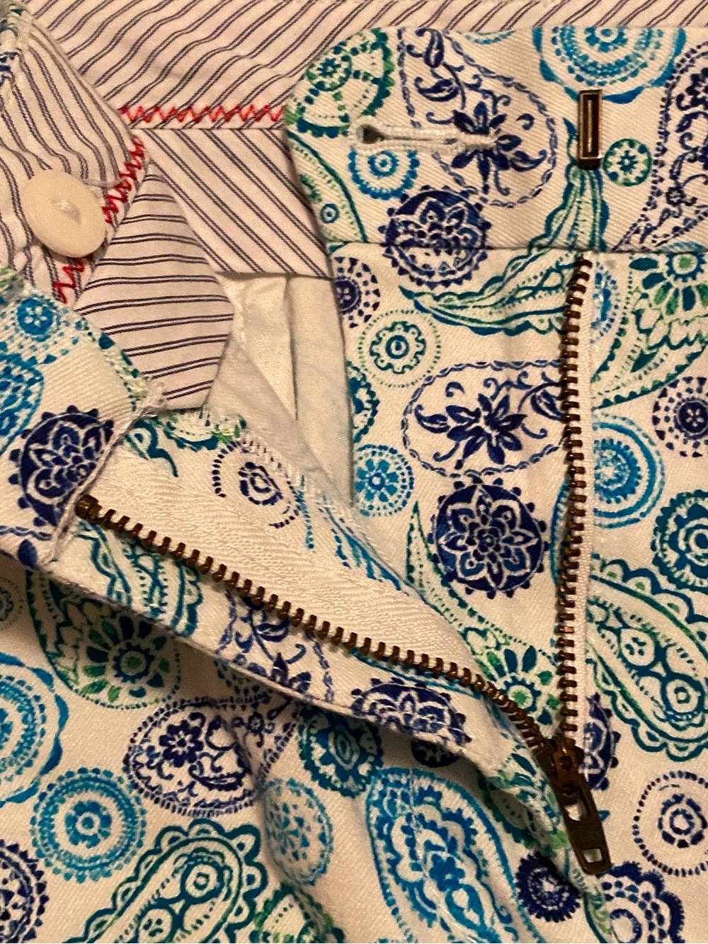 Lands' End Women’s Paisley Print Mid Rise Shorts in Aqua, Blue & Green, Size 14P - Picture 3 of 10